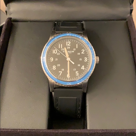Coach Watch - Picture 1 of 3